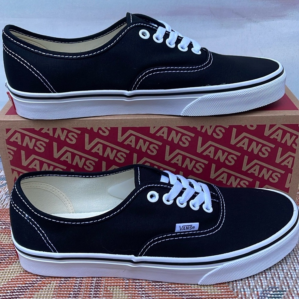 Vans Men’s Authentic Black
VN000EE3BLK
Sneakers - Picture 5 of 16